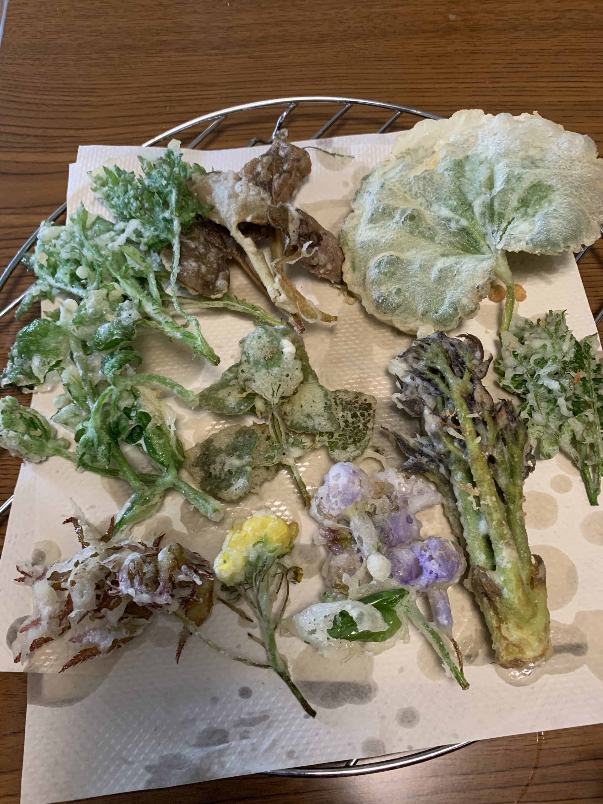 庭の山菜の天ぷら